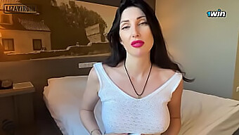 Vidéo Maison Incroyable De Rencontrer La Belle-Mère Milf Chaude De Ma Petite Amie