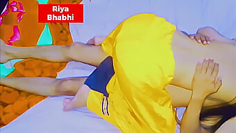 Riya Bhabhi Ve Sevgilisiyle Punjabi Seks Fiestası