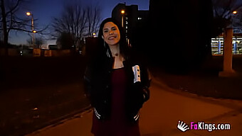 Cubansk Bombe Amanda Luxor'S Street Teasing Fører Til En Blowjob-Økt