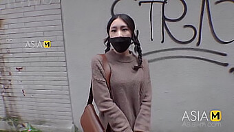 Memburu Jalan Tan Ying Ying Dalam Video Hd Dengan Pancutan Air Mani Di Muka