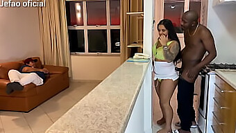 Casal Amador Desfruta De Sexo Quente Com Um Pau Grande